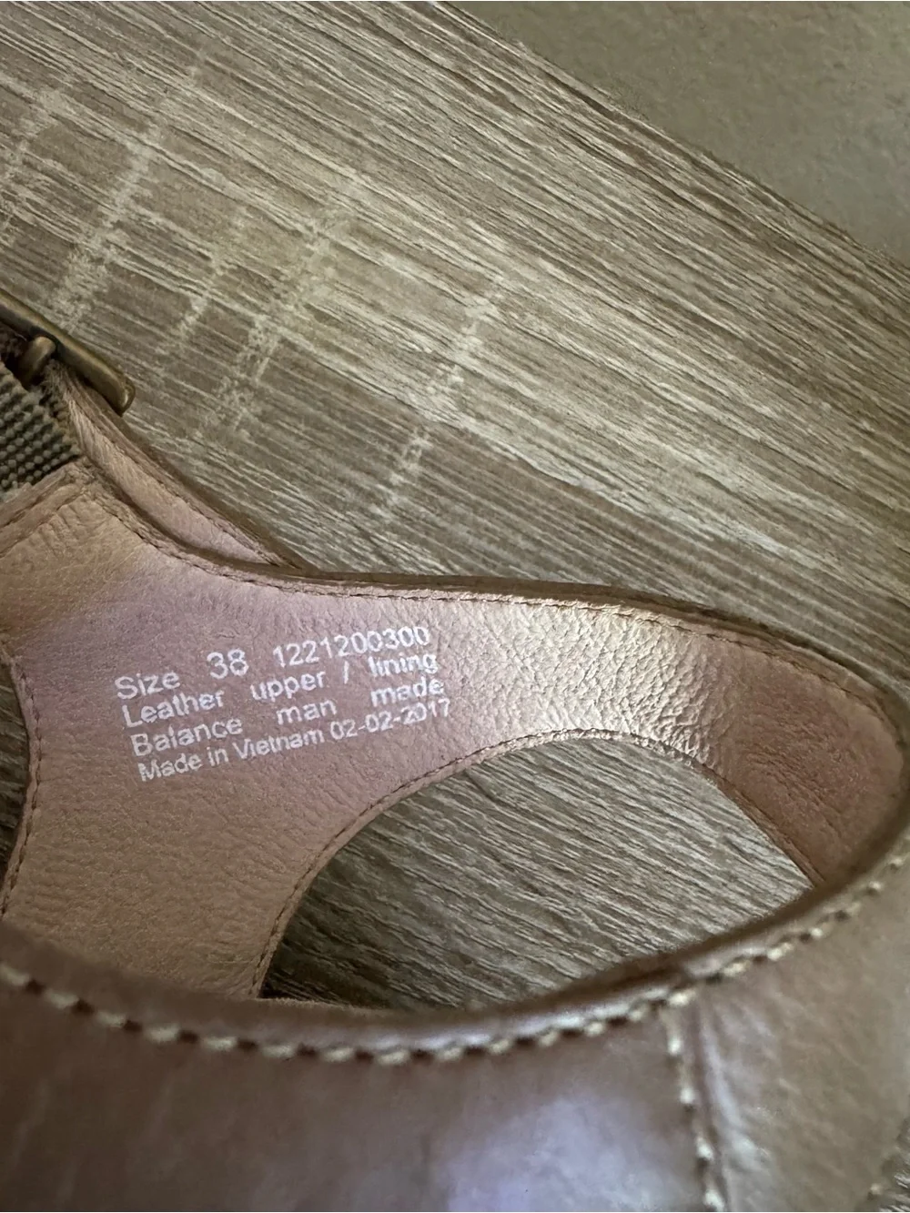 DANSKO | Ta Brown Taupe Leather Platform Sandals with Buckle Size 38 / 7.5